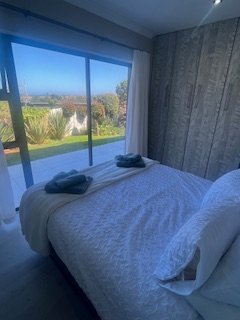 To Let 2 Bedroom Property for Rent in Outeniqua Strand Western Cape